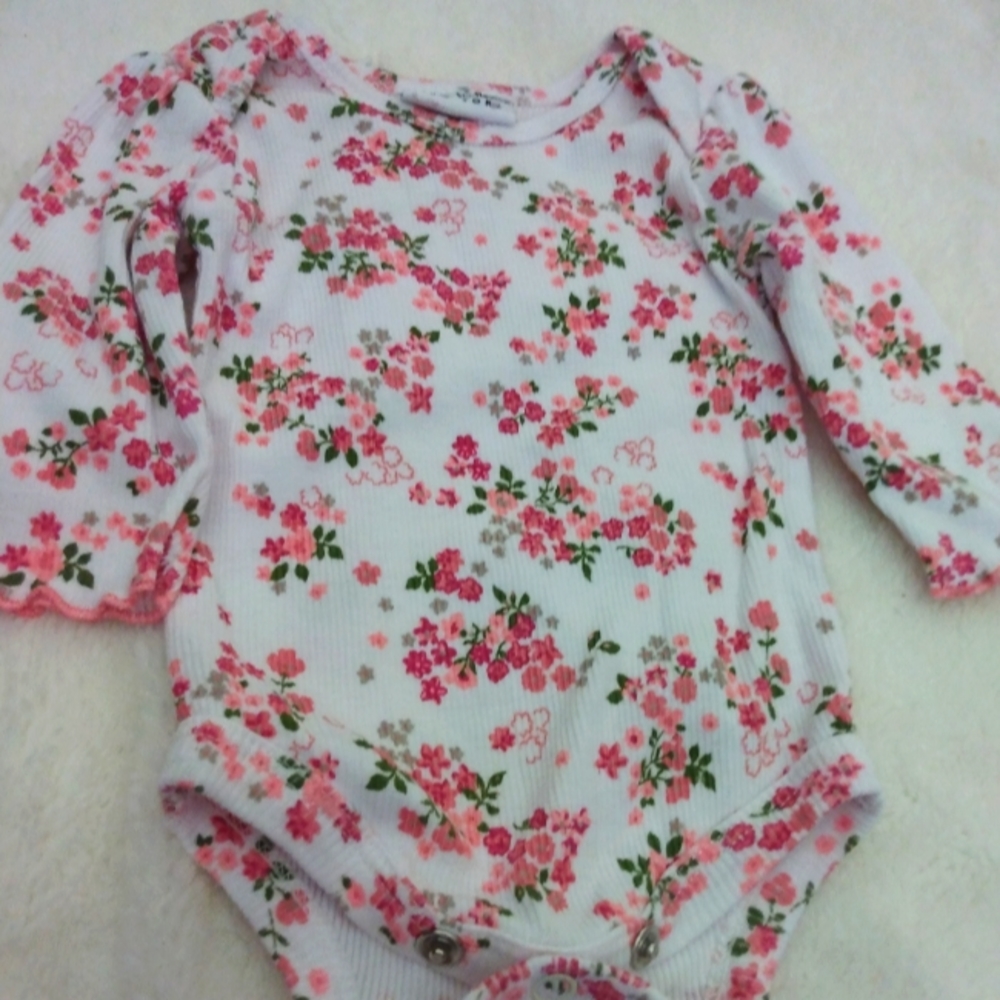 Nicole Miller infant girl's onesie with flower print 0-3 months